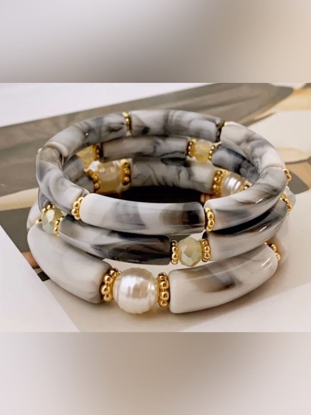 Stylish Marble-Effect Stretch Bracelet Set with Gold Accents